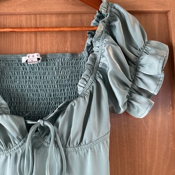 HYFVE Milkmaid Thigh Slit Smocked Back Ruffle Satin Mini Dress size Large​​ - Picture 5 of 12